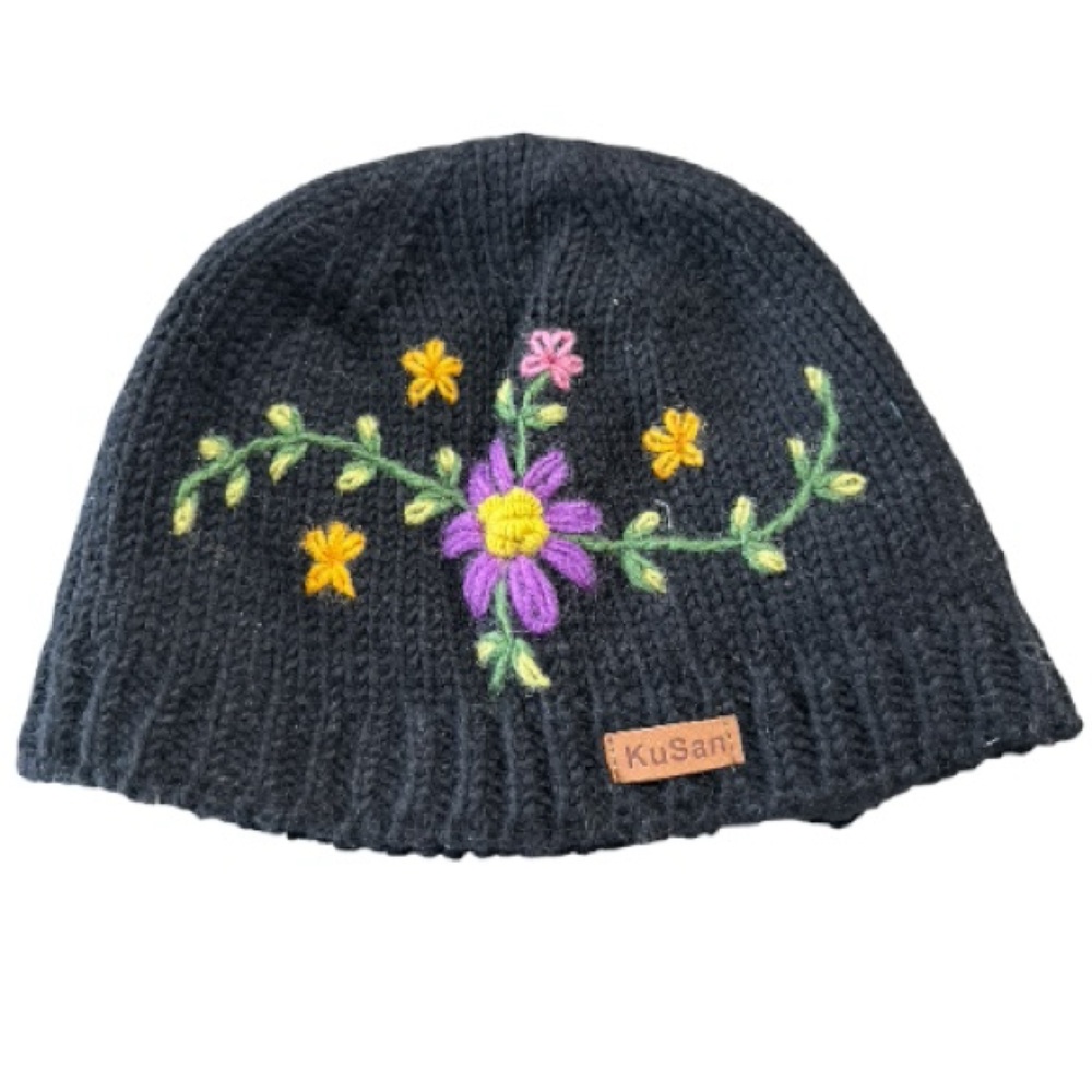 KuSan Wool Floral Embroidered Fleece Lined Beanie Black Women’s One Size NWT